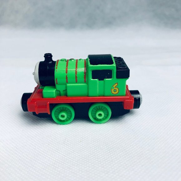 Thomas and Friends Percy - 2013 Mattel Round Magnet G26A CBL76 - Picture 6 of 8